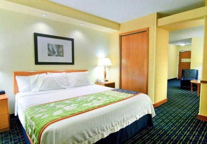 Fairfield Inn And Suites By Marriott Emporia I-95 Kültér fotó